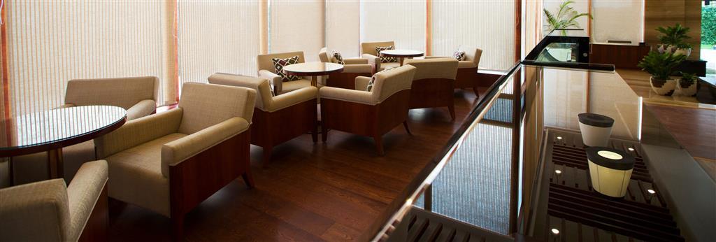 Ramada By Wyndham Ghaziabad Vasundhara Hotel Restaurant photo