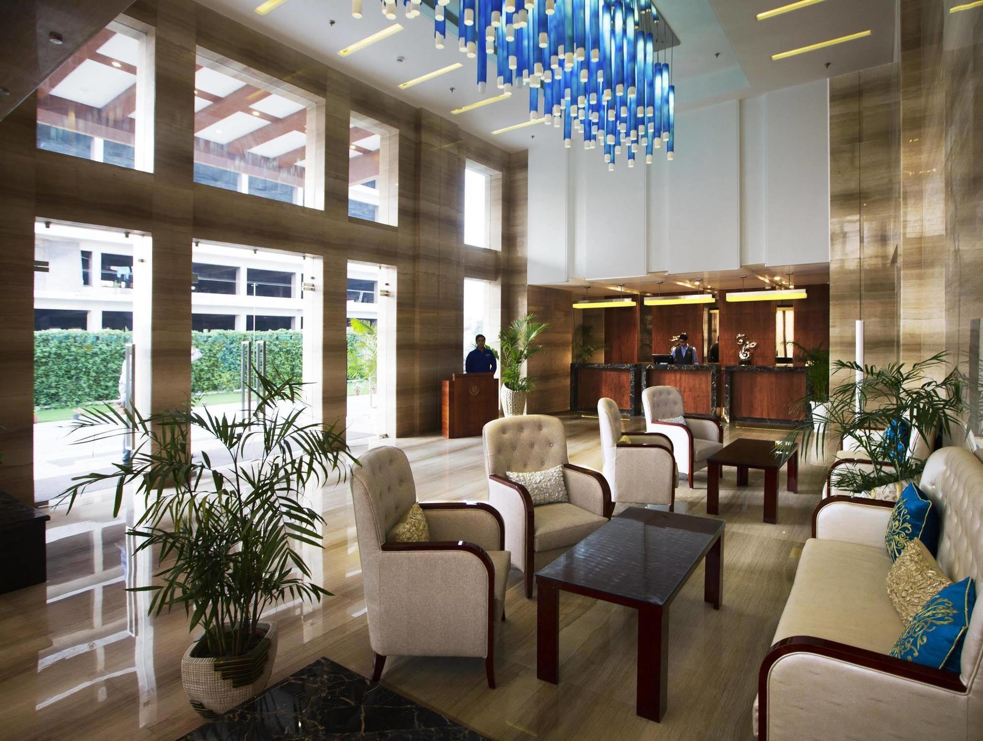 Ramada By Wyndham Ghaziabad Vasundhara Hotel Exterior photo